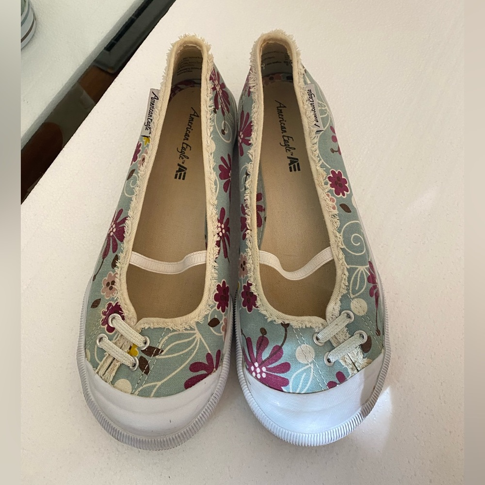 American Eagle shoes 8.5